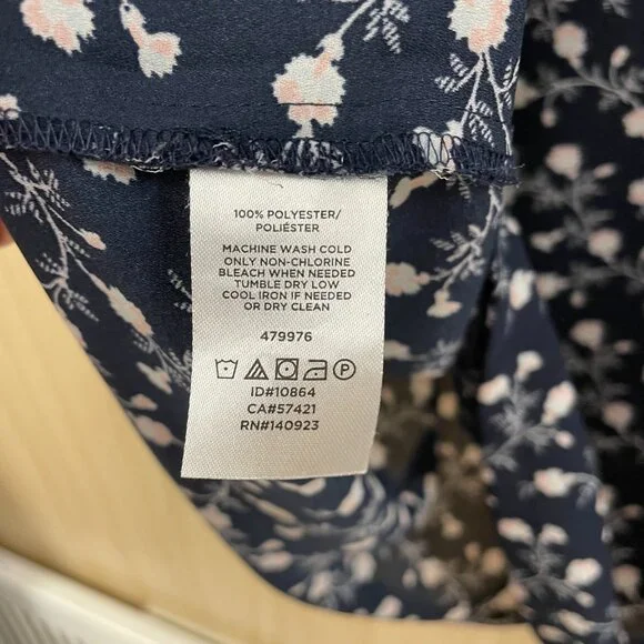 Loft Navy Floral Top Size LP - Picture 4 of 5